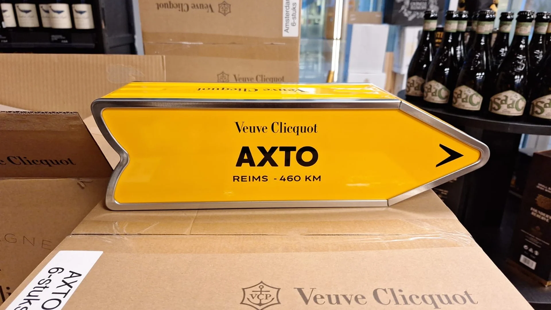 Axto header